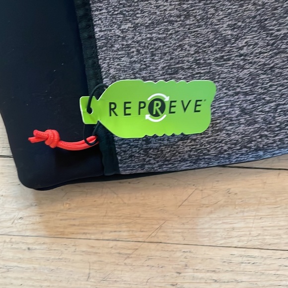 NWT Case Logic Repreve Laptop Case with Google Logo - Picture 4 of 7